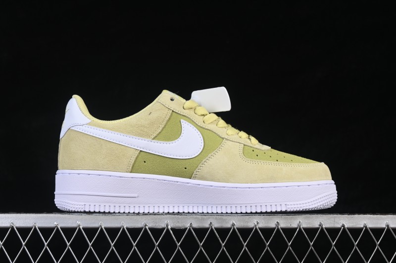 Nike Air Force 1 '07 Low Sneakers with Classic Cushioning - IQ9964-300