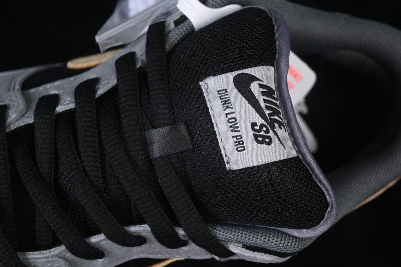 Nike SB Dunk Low Skateboarding Shoes with Cushioned Collar - BQ6817-204