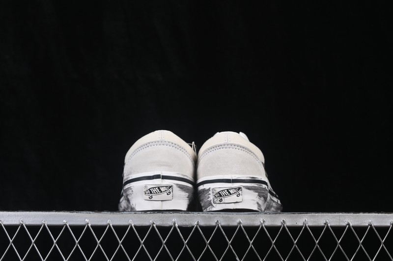 Vans Old Skool 36 Low-Top Skateboarding Shoes with Vulcanized Construction - VN000D9RDJR