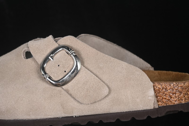 Birkenstock Gizeh Sandals with Soft Footbed and Croc-Embossed Design - 0560771