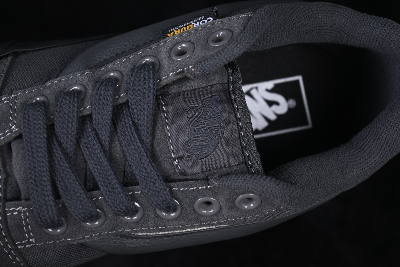 Vans Old Skool Low-Top Casual Skateboarding Shoes - VN000EE6O79