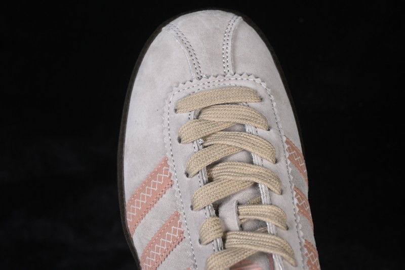 Adidas Originals Bermuda Low-Top Skateboarding Shoes with Anti-Slip and Wear-Resistant Design - JS3967