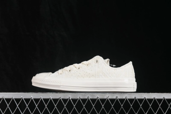 Converse All Star Classic Low-Top Casual Shoes in Clean White - A16989C