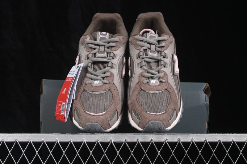 New Balance 204 Retro Casual Running Shoes with Breathable Mesh Upper - U204L273