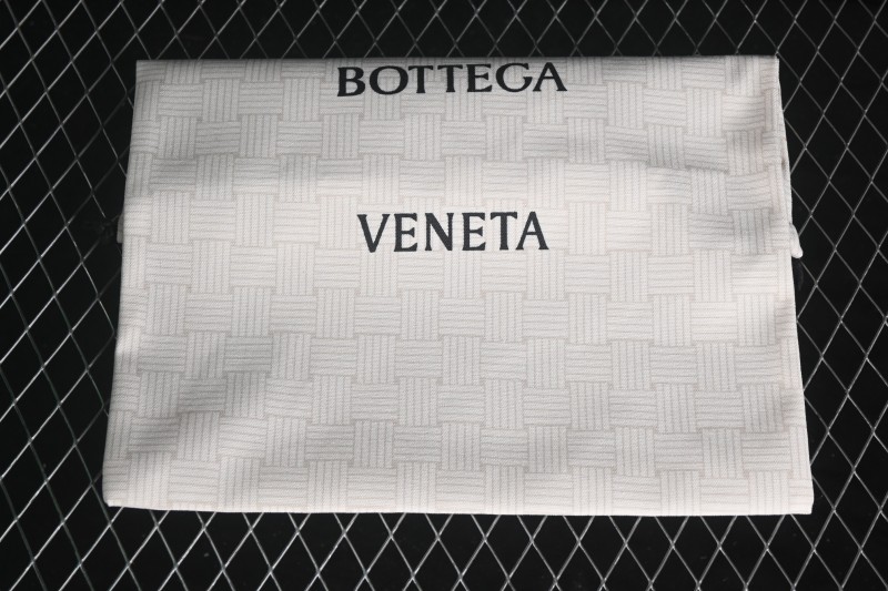 Bottega Veneta Low-Top Casual Athletic Dad Sneakers with Breathable Comfort - V3MS29163
