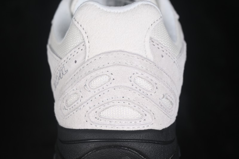 New Balance 204 Series Retro Casual Running Shoes with Breathable Mesh Upper - U204L80V