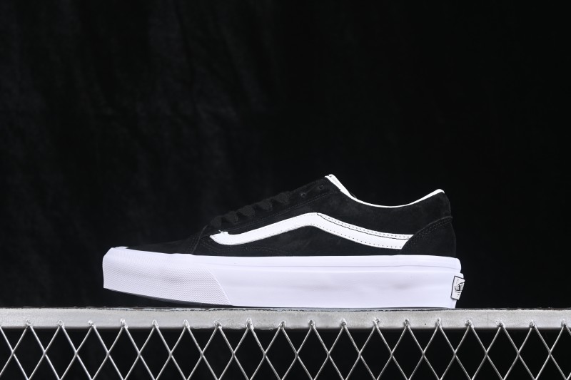 Vans Old Skool 36 Low-Top Casual Skate Shoes with Classic Side Stripe - VN000CNGCIE1