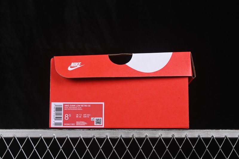 Nike SB Dunk Low Skateboarding Shoes with Cushioned Collar - IH1942-002