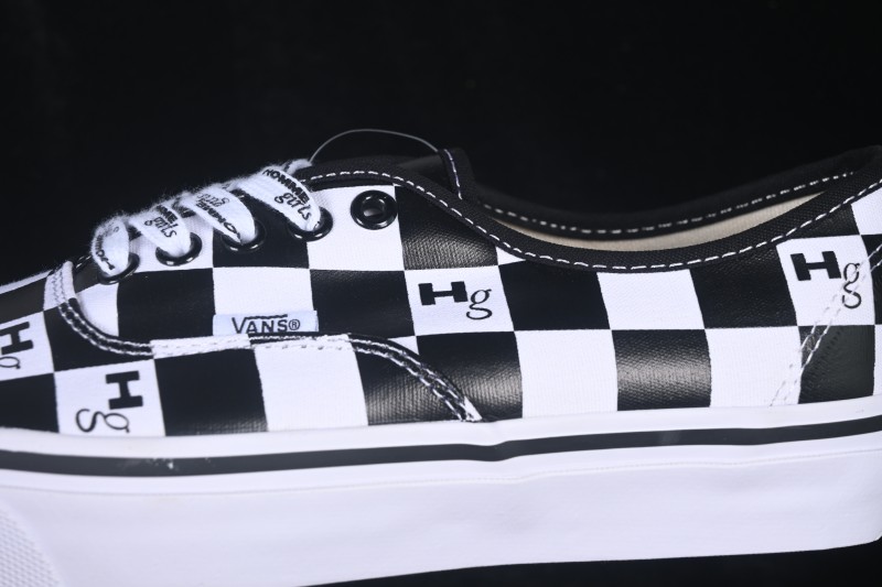 Vans Authentic 44 Low-Top Vulcanized Skate Shoes - VN000EEUDOL